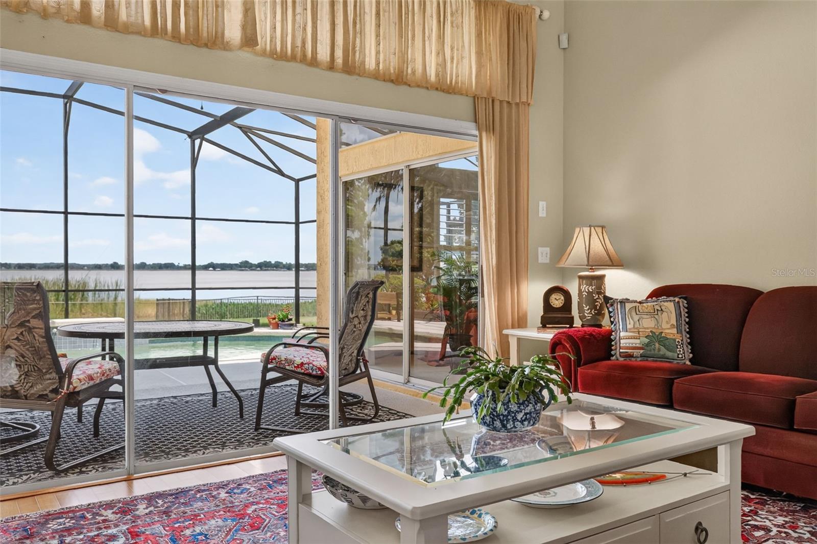 SQUIRREL POINT - Residential