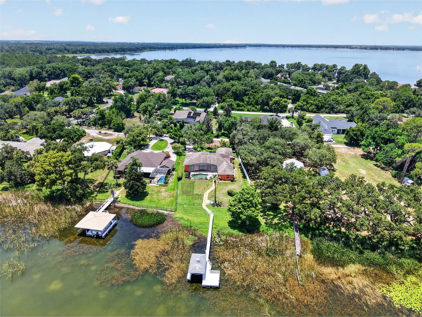 SQUIRREL POINT - Residential