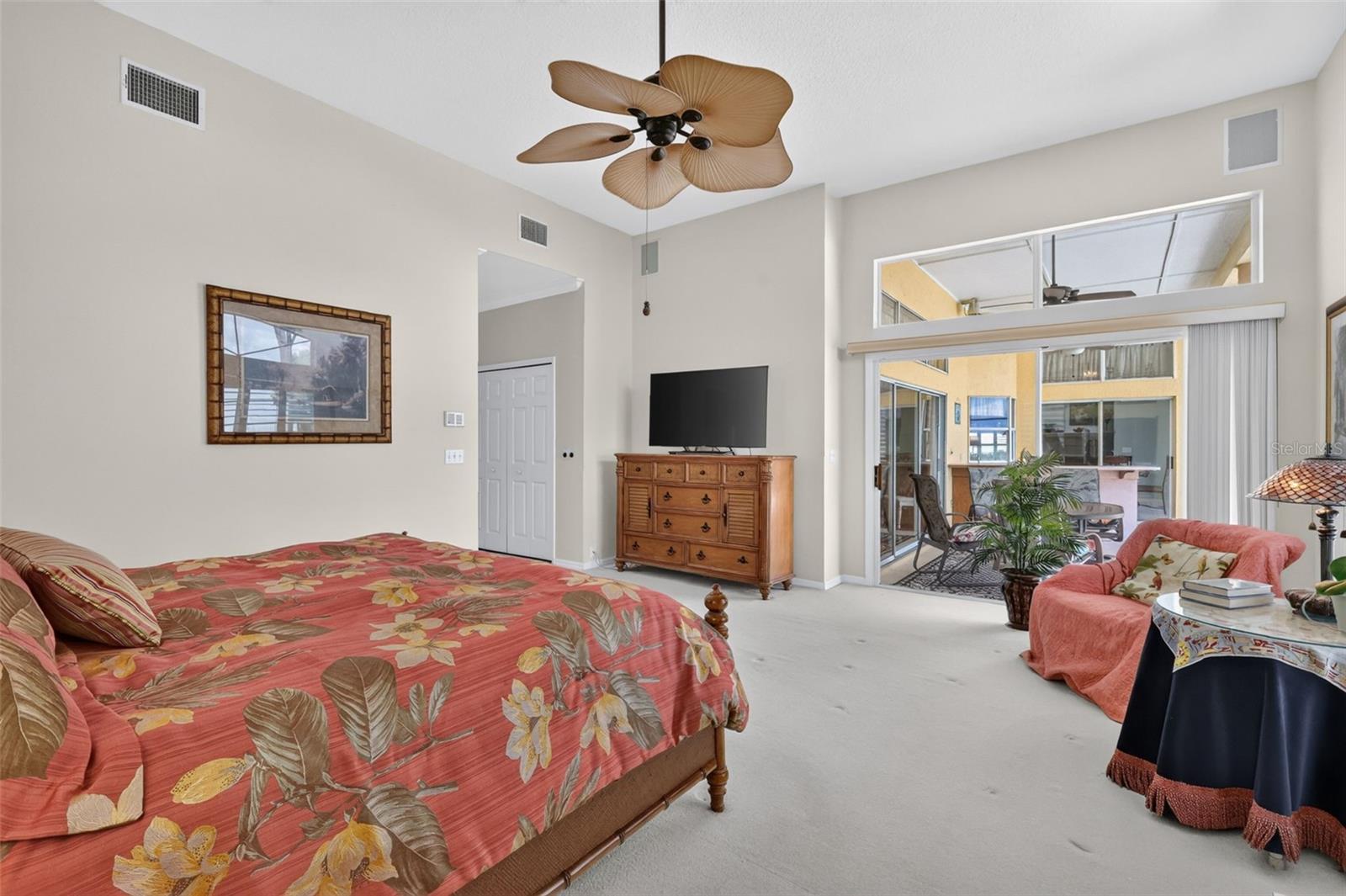 SQUIRREL POINT - Residential