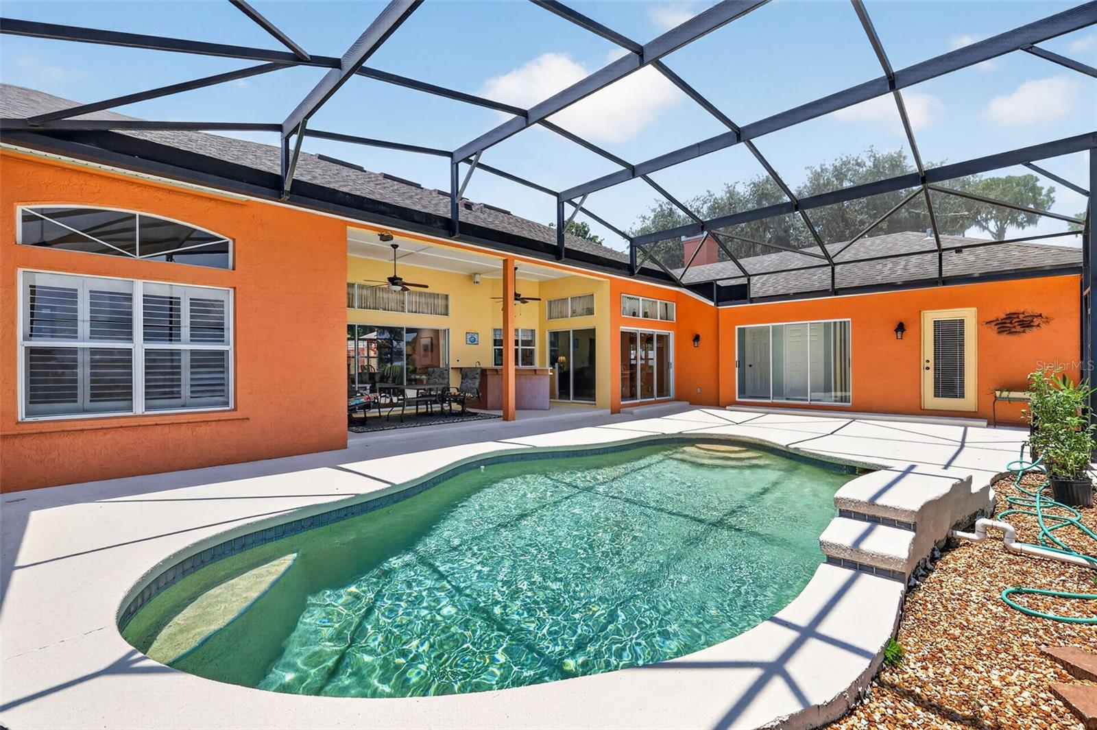 SQUIRREL POINT - Residential