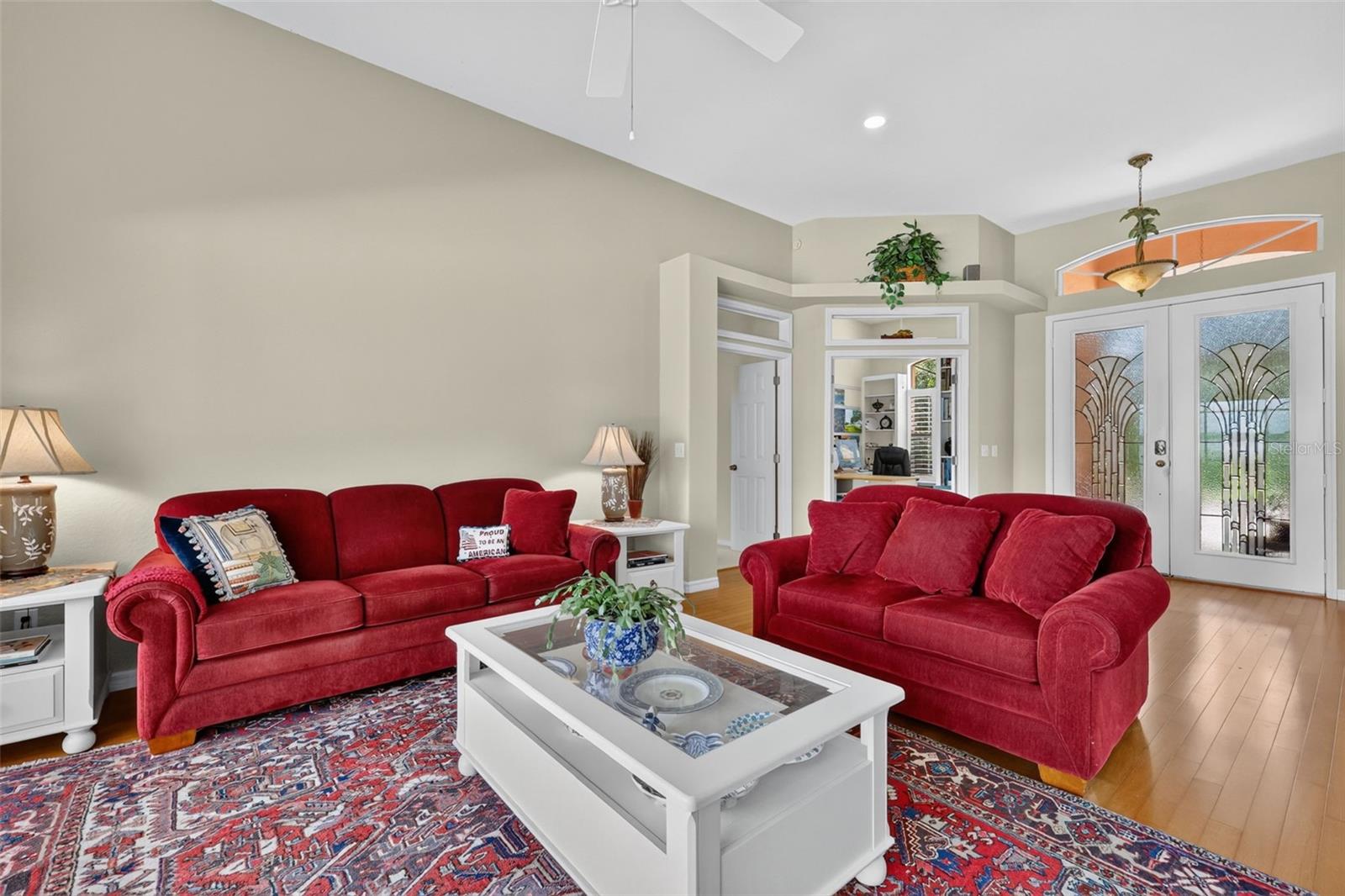 SQUIRREL POINT - Residential