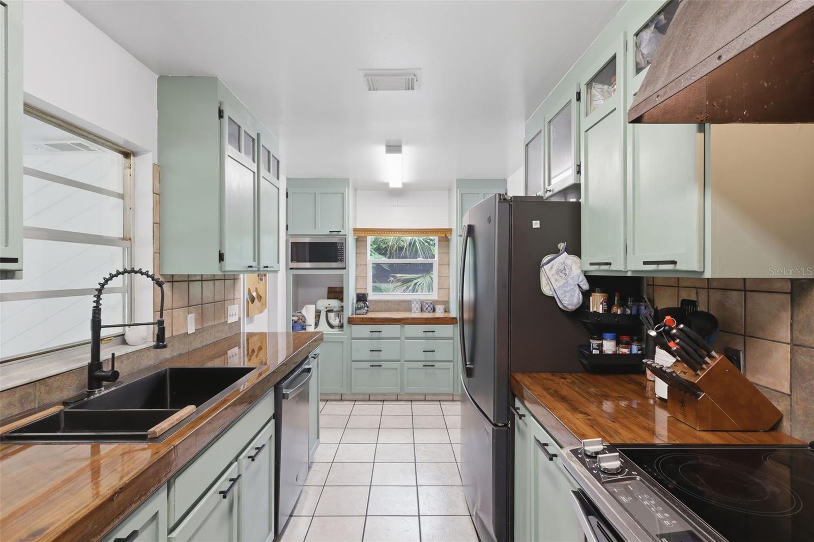 SPRING HOLLOW - Residential