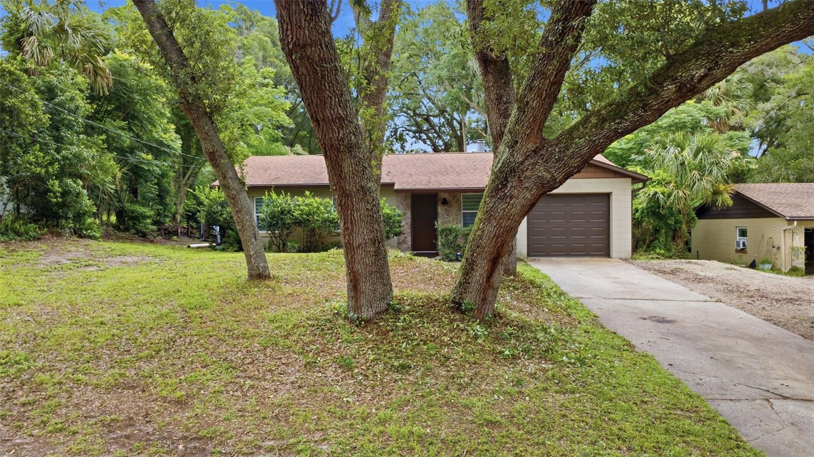 SPRING HOLLOW - Residential