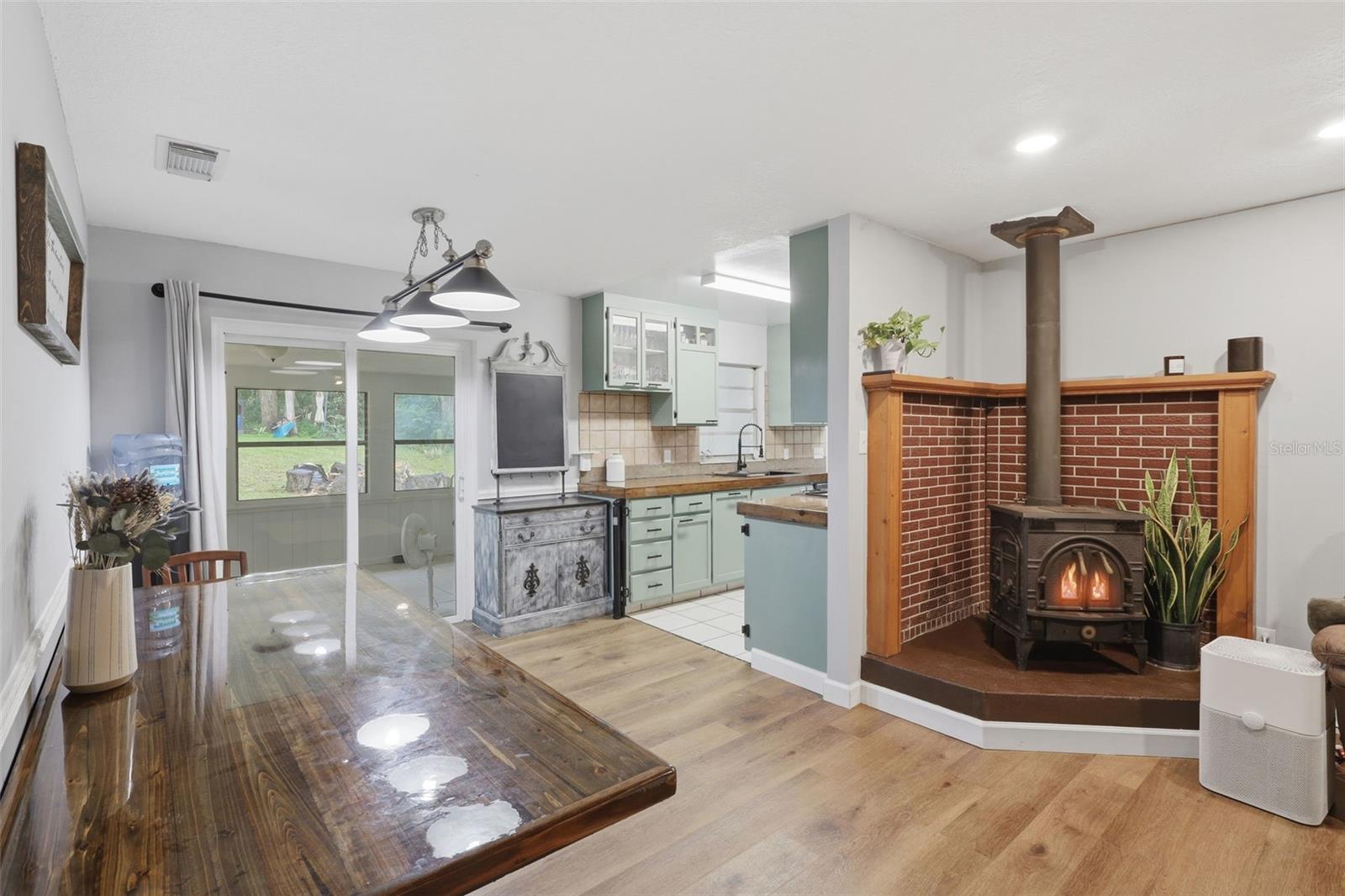 SPRING HOLLOW - Residential