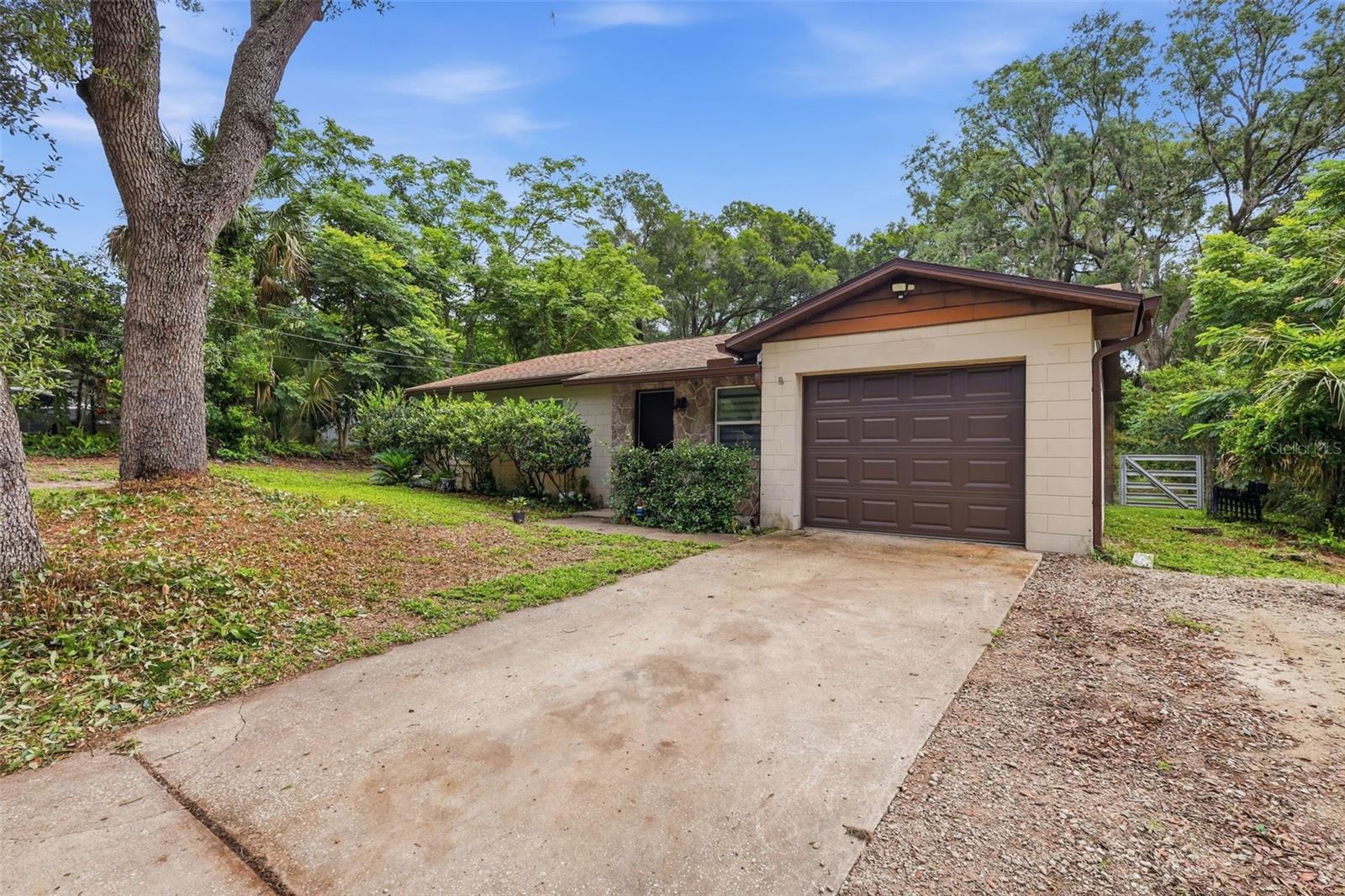 SPRING HOLLOW - Residential