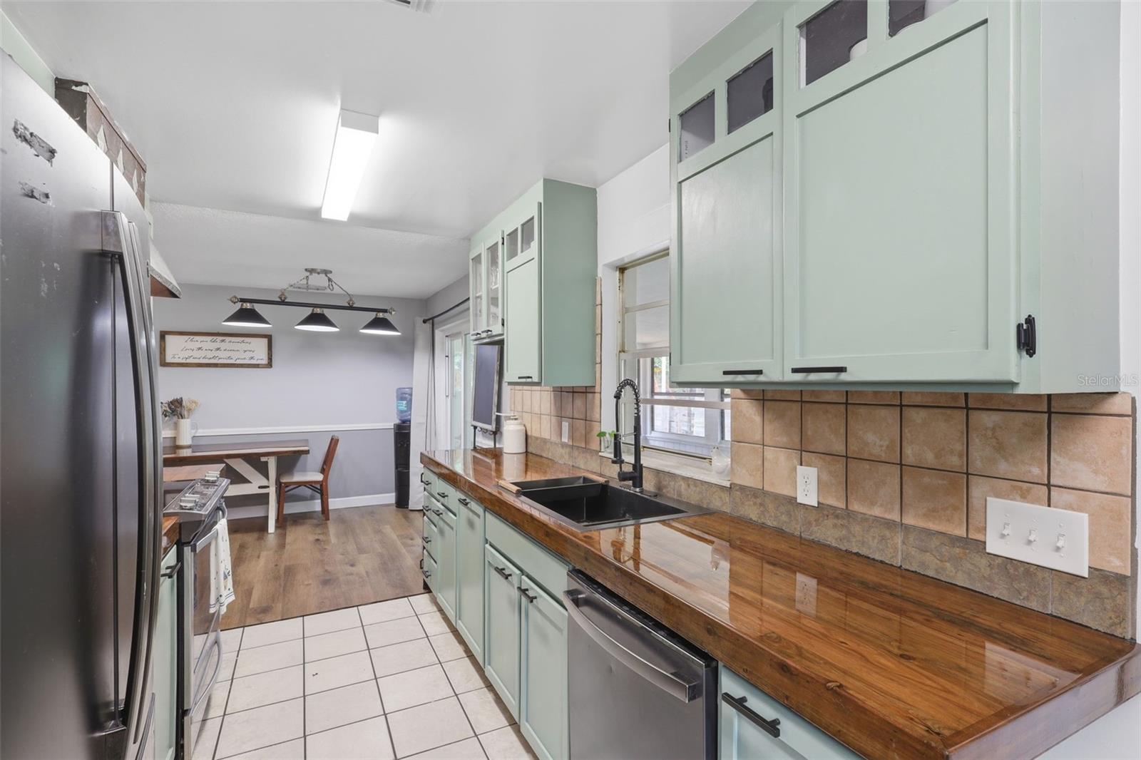 SPRING HOLLOW - Residential
