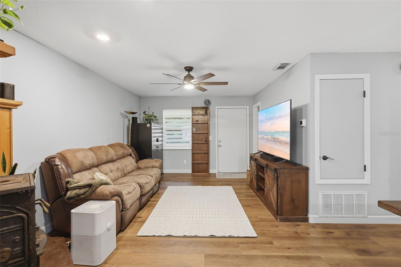 SPRING HOLLOW - Residential