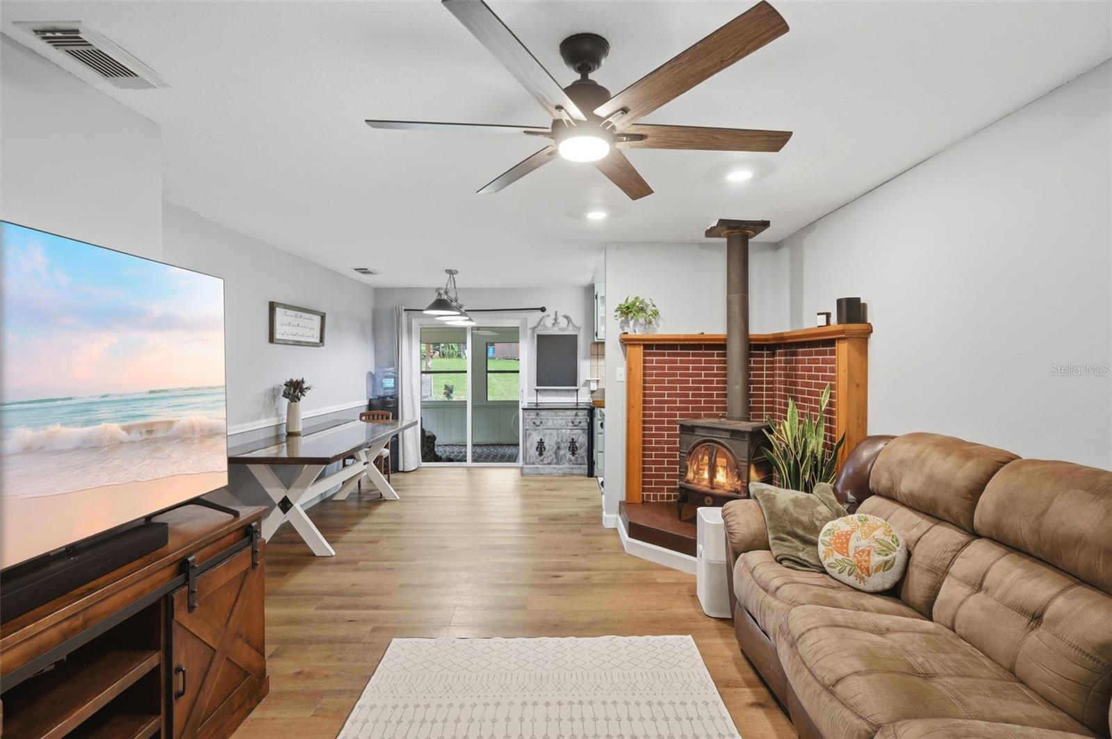 SPRING HOLLOW - Residential