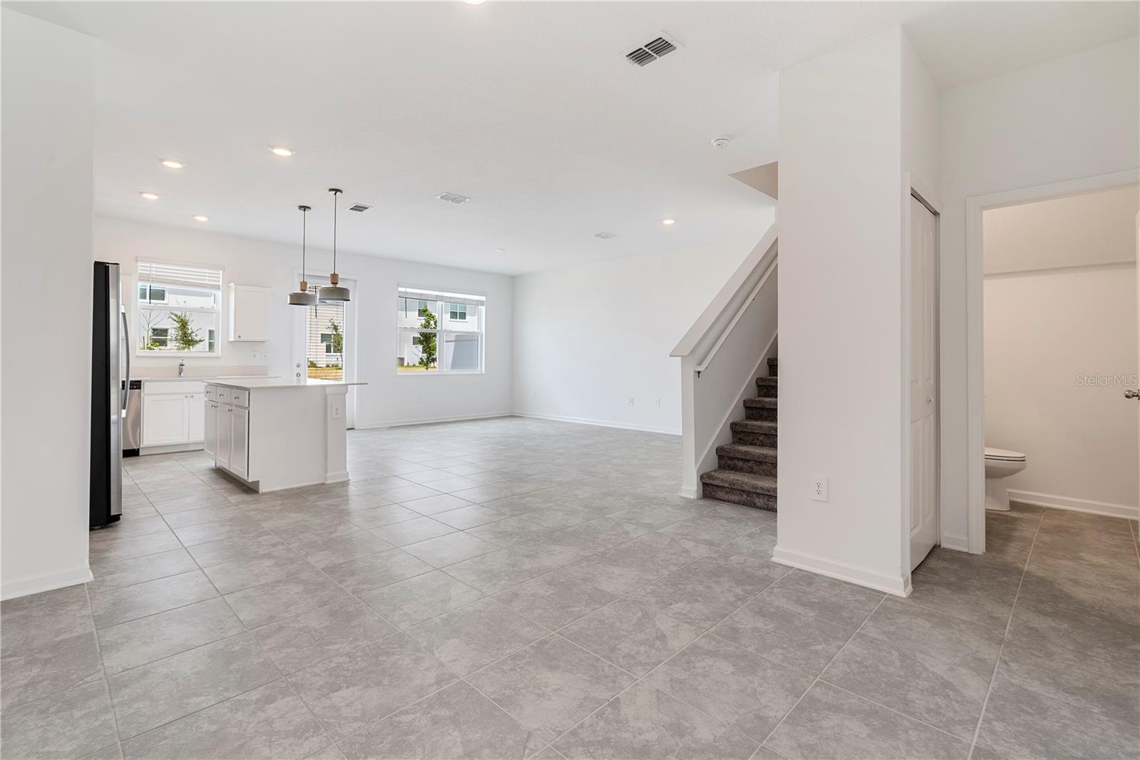 CHAMPIONS POINTE - Residential Lease