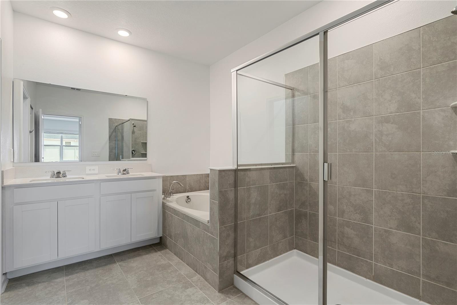 CHAMPIONS POINTE - Residential Lease