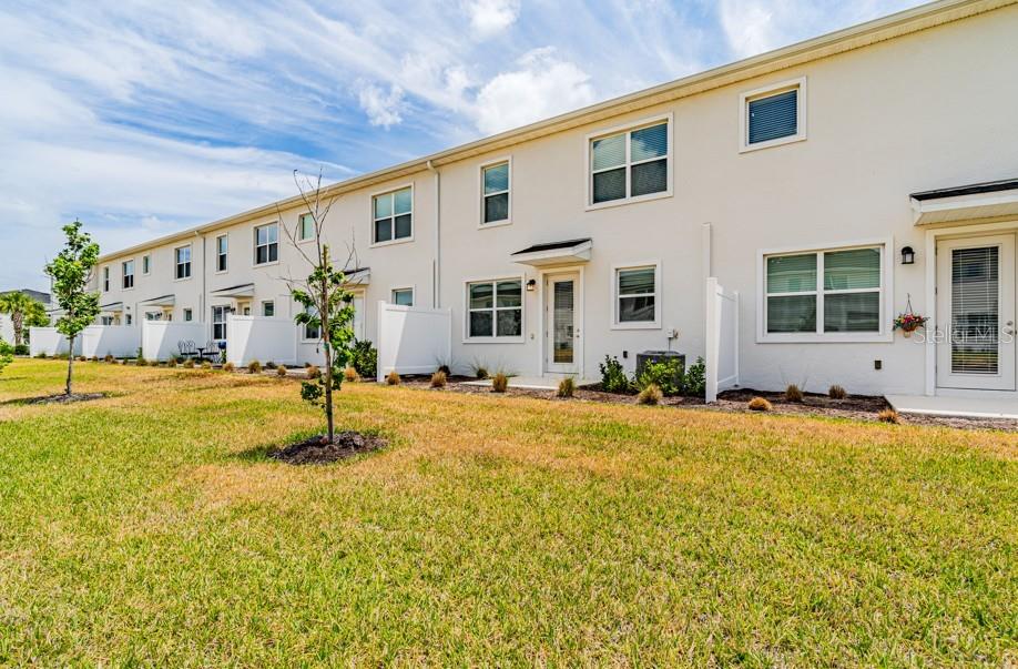 CHAMPIONS POINTE - Residential Lease