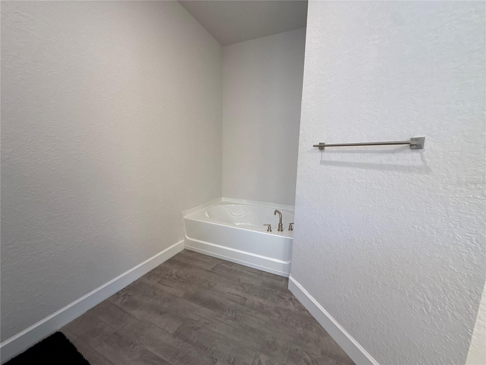 ST JAMES PARK - Residential Lease