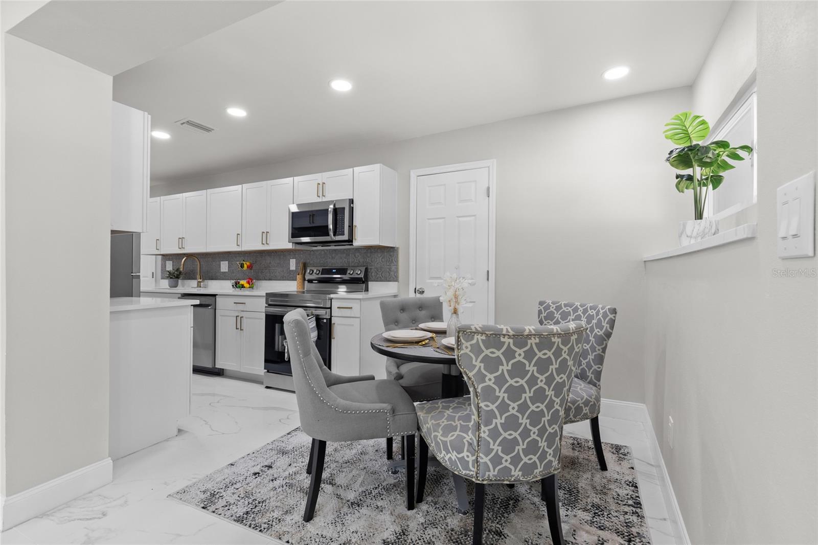 DUCK POND ADD TO CASSELBERRY - Residential