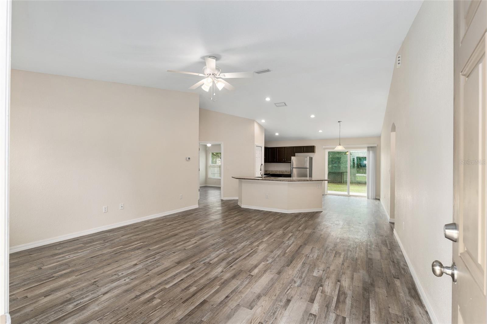 SILVER SPRINGS SHORES - Residential
