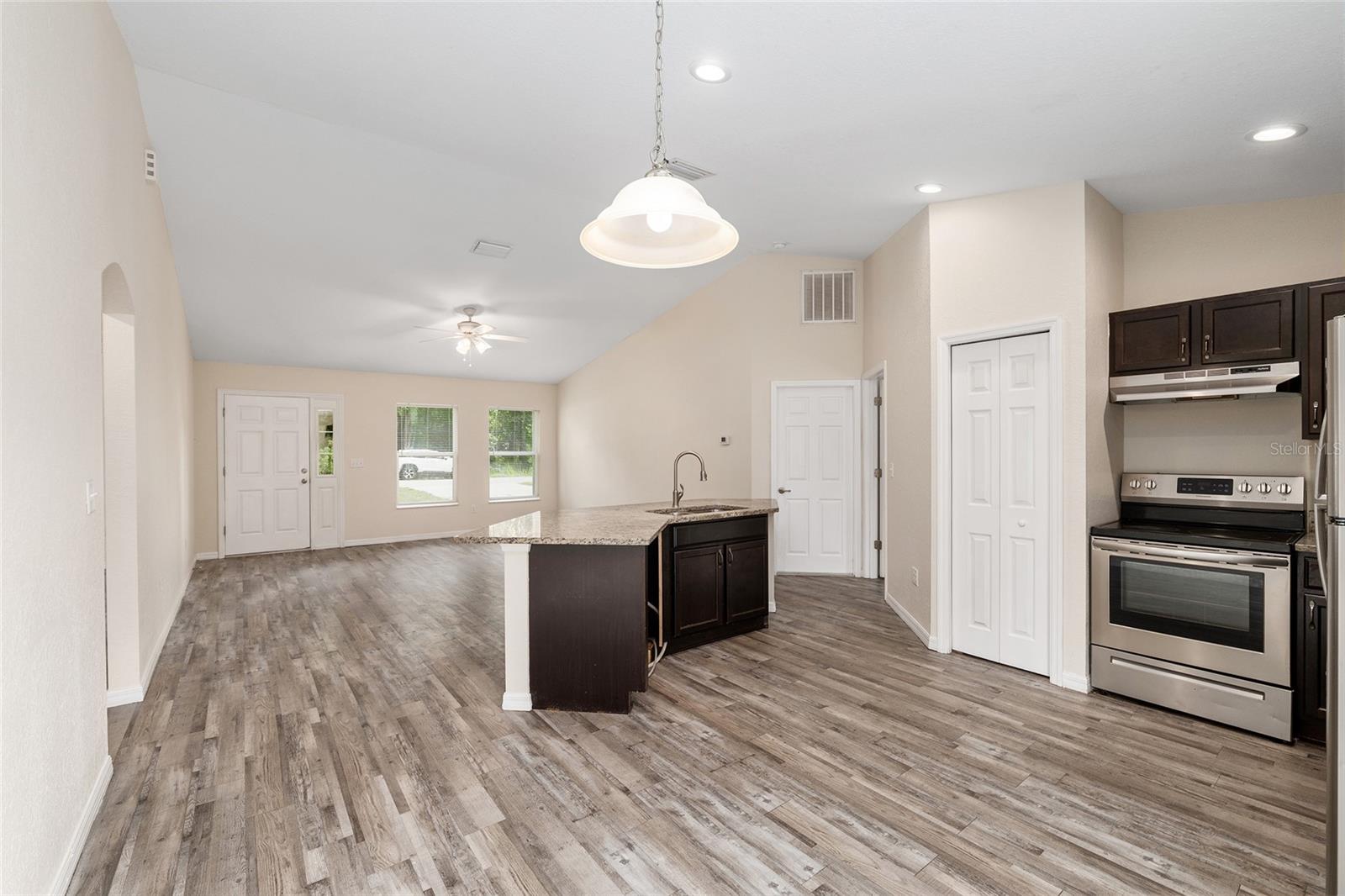 SILVER SPRINGS SHORES - Residential