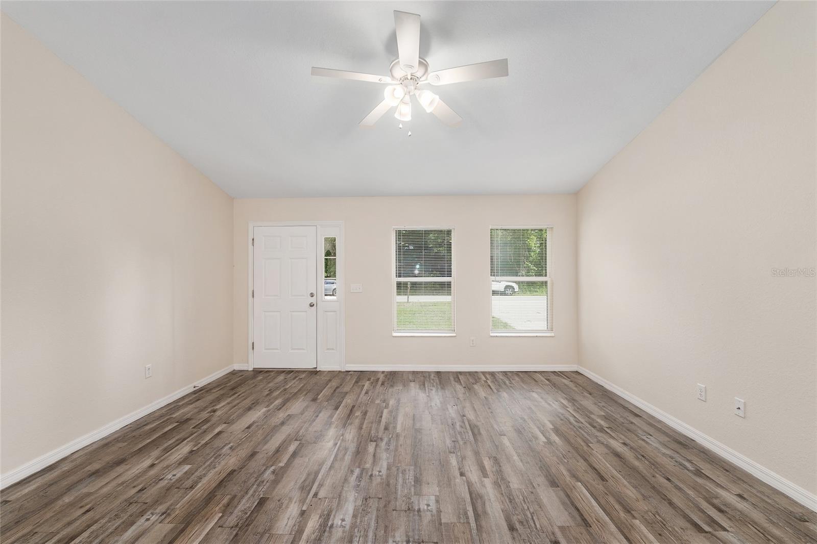 SILVER SPRINGS SHORES - Residential