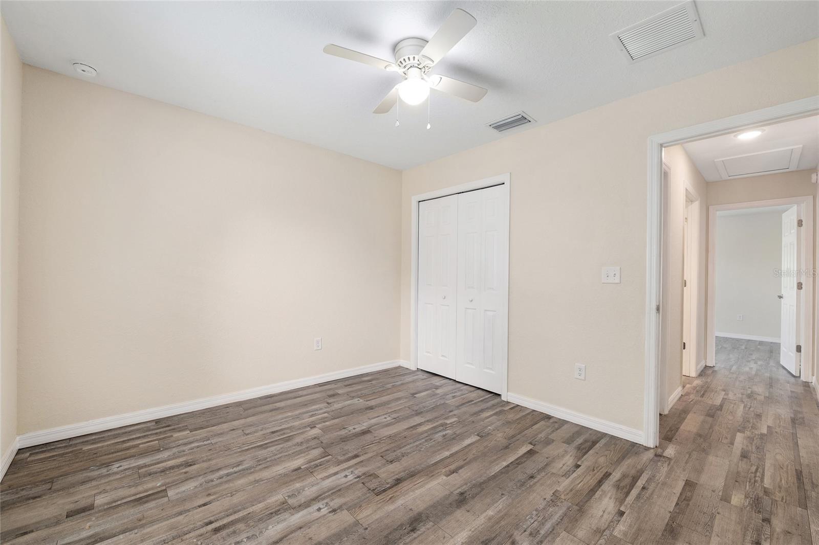 SILVER SPRINGS SHORES - Residential
