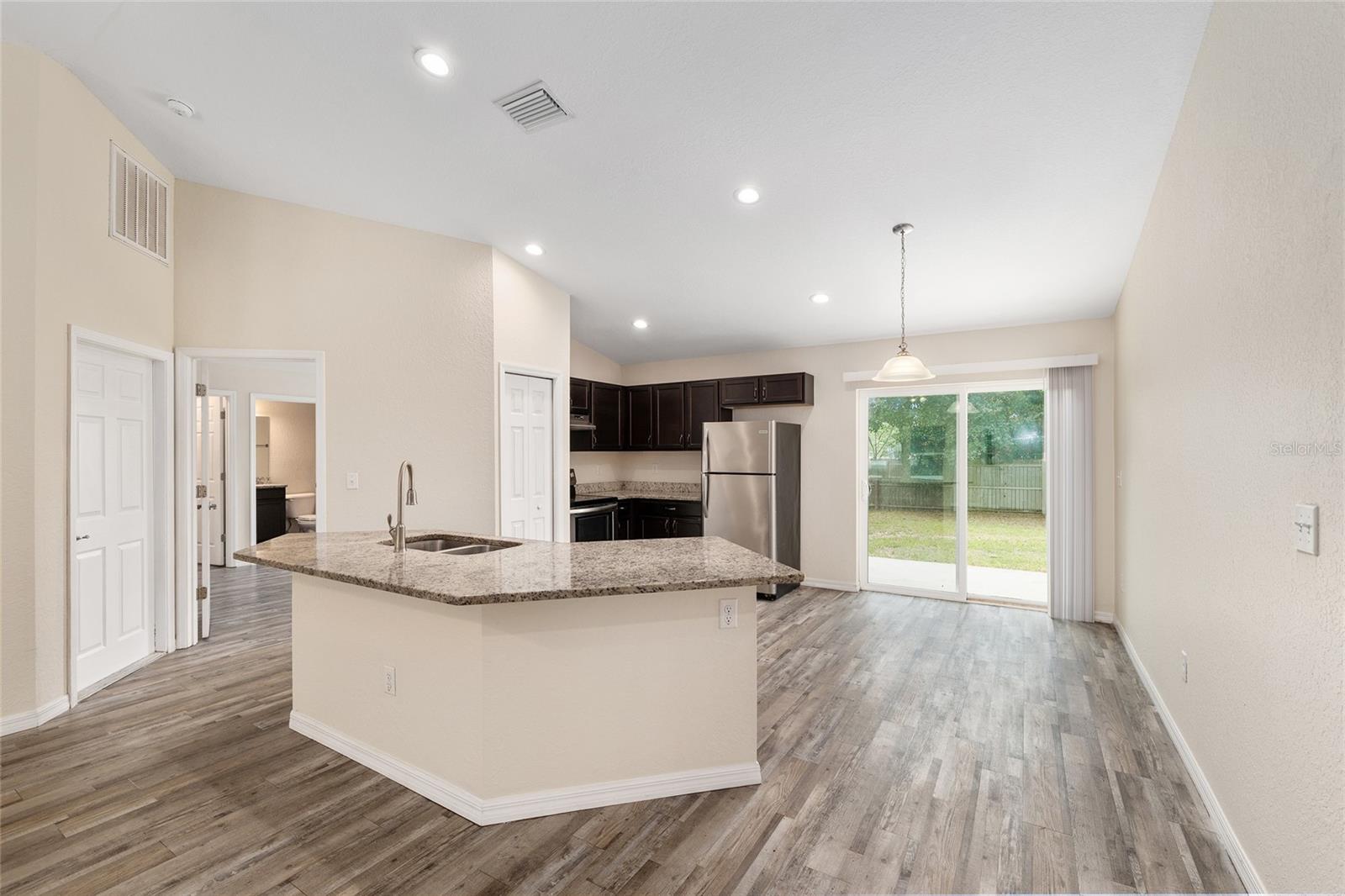 SILVER SPRINGS SHORES - Residential