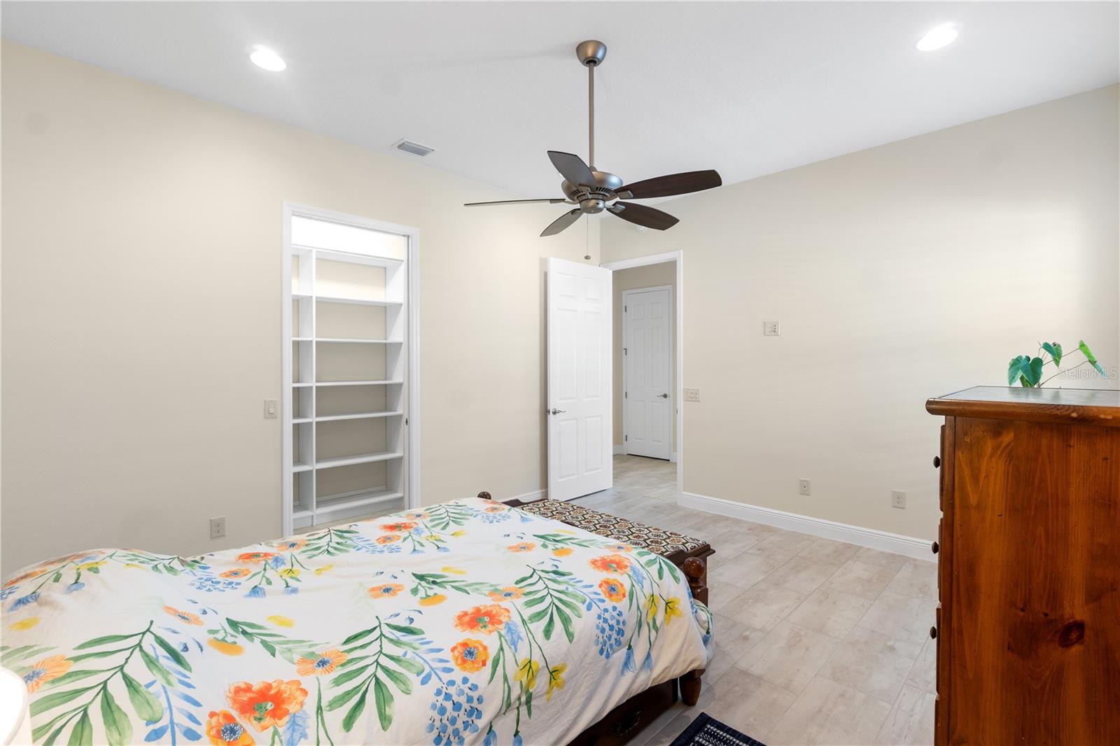 VILLAGES/SOUTHERN OAKS UN 43 - Residential