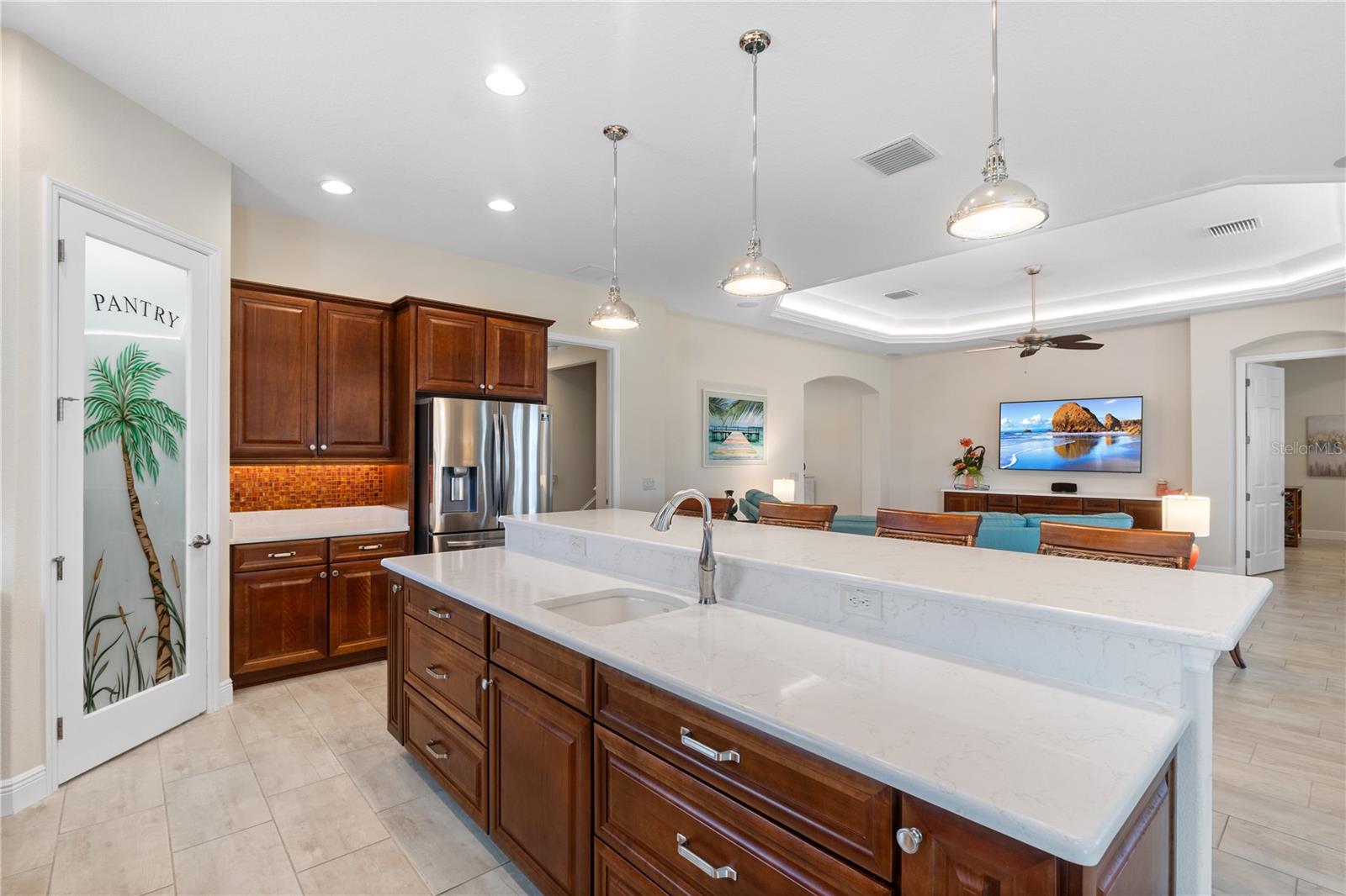 VILLAGES/SOUTHERN OAKS UN 43 - Residential