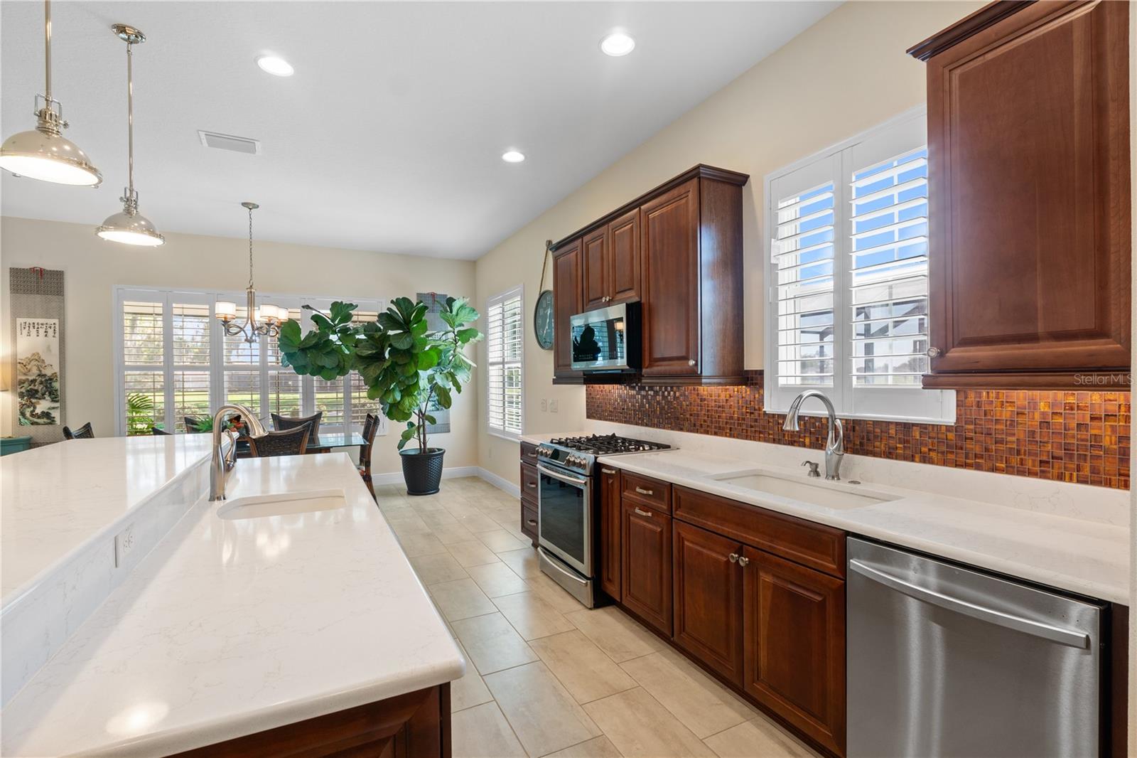 VILLAGES/SOUTHERN OAKS UN 43 - Residential