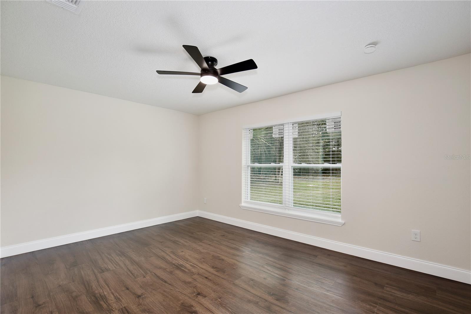 LAKE HARNEY ESTATES 5 ACRE DEV 256 PARCELS - Residential