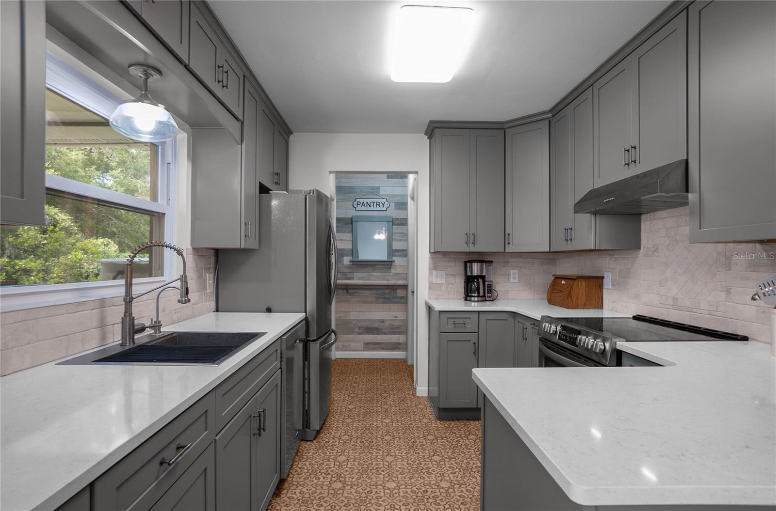 HICKORY HILL RETREATS UNIT 05 - Residential