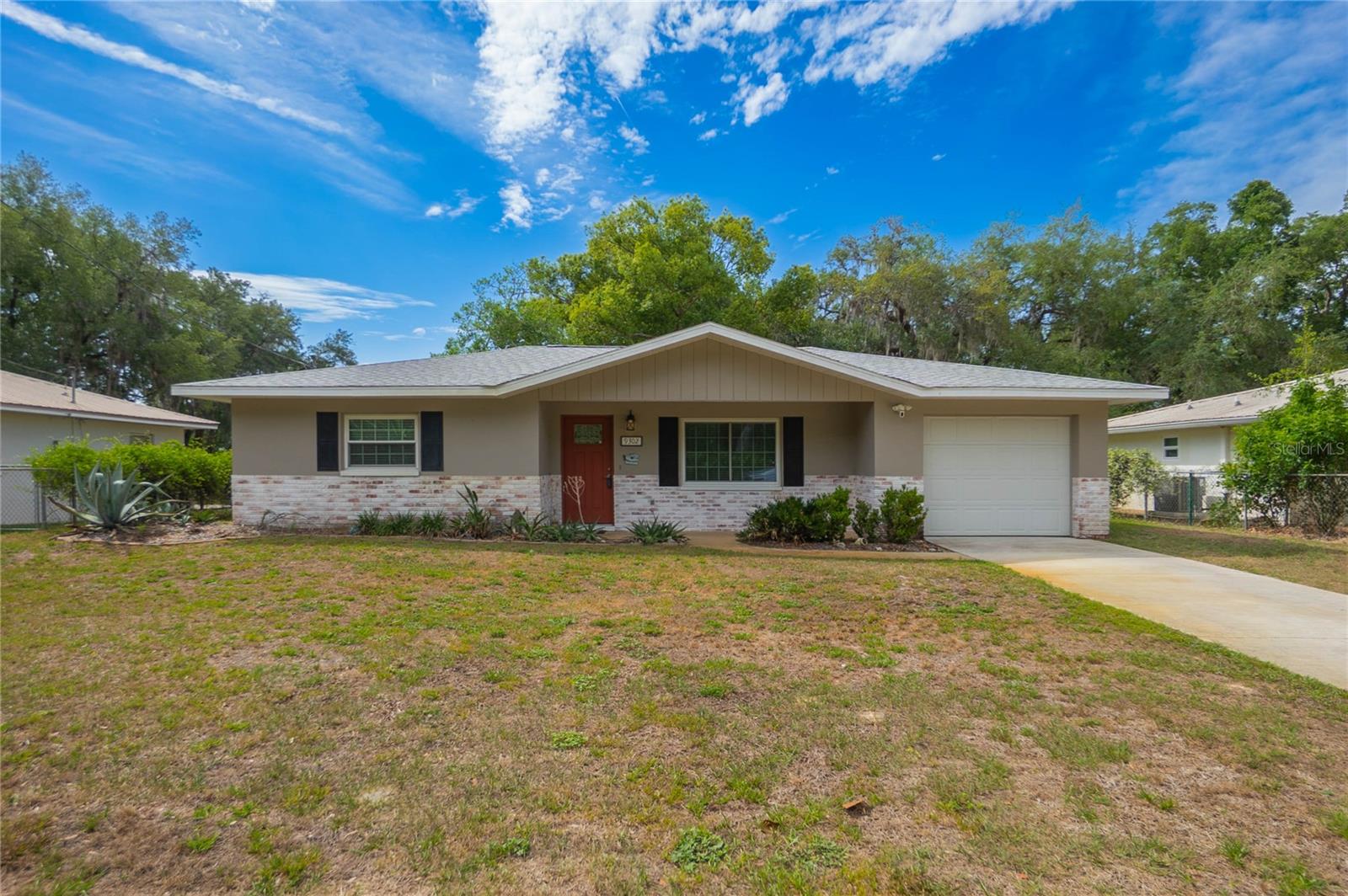 HICKORY HILL RETREATS UNIT 05 - Residential