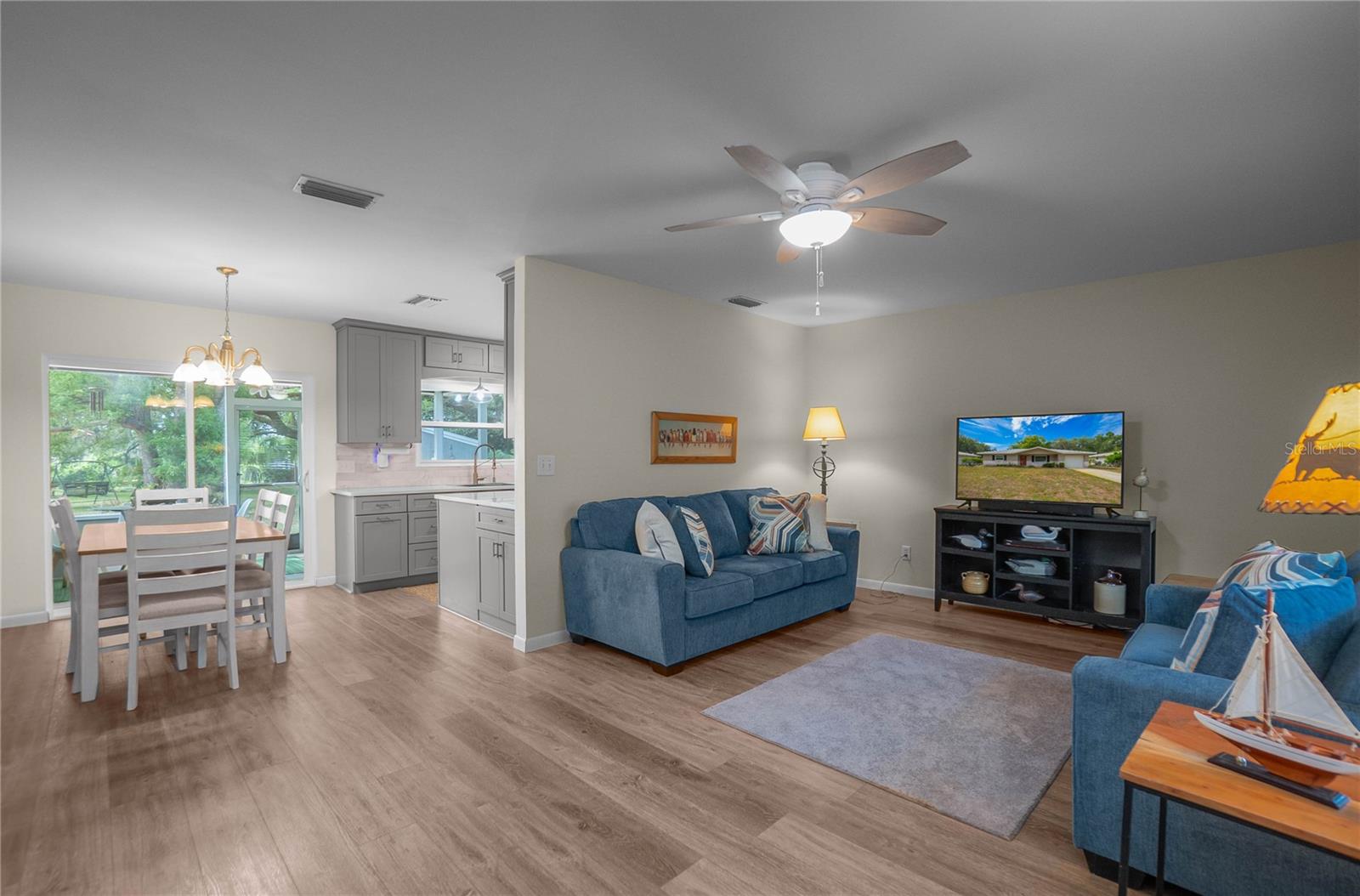 HICKORY HILL RETREATS UNIT 05 - Residential