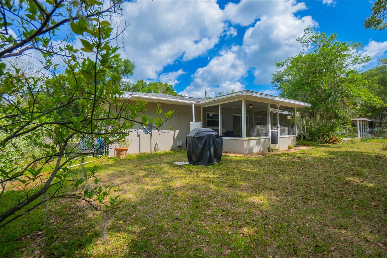 HICKORY HILL RETREATS UNIT 05 - Residential