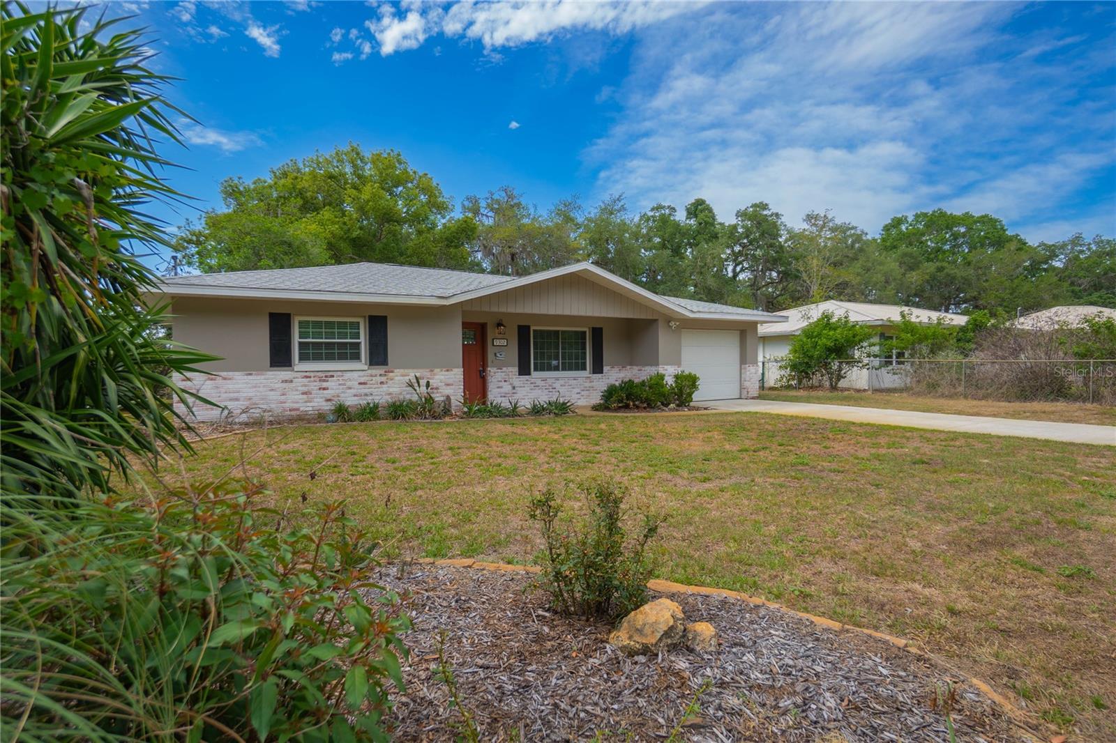 HICKORY HILL RETREATS UNIT 05 - Residential