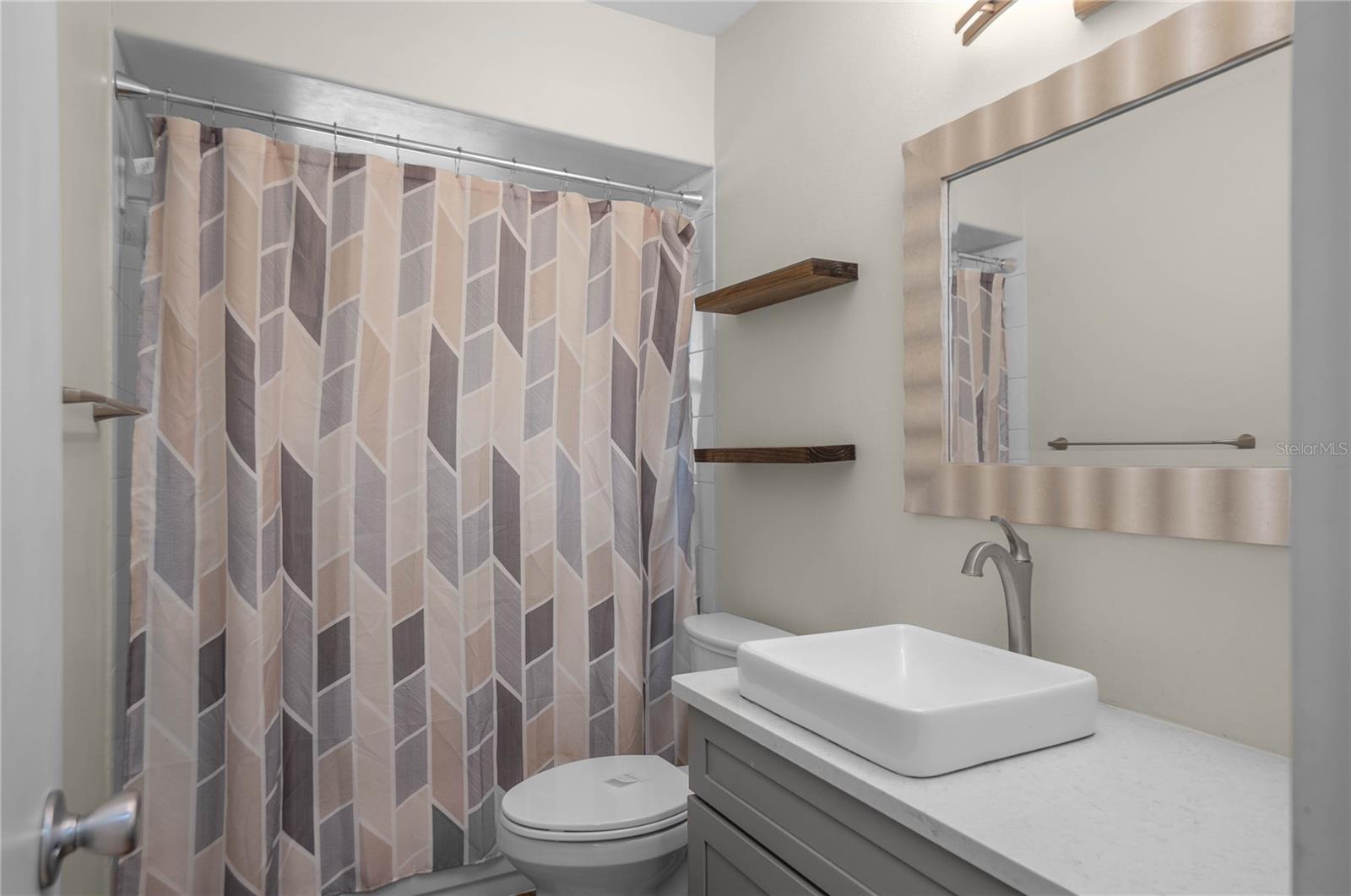 HICKORY HILL RETREATS UNIT 05 - Residential
