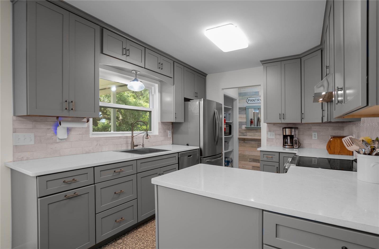 HICKORY HILL RETREATS UNIT 05 - Residential
