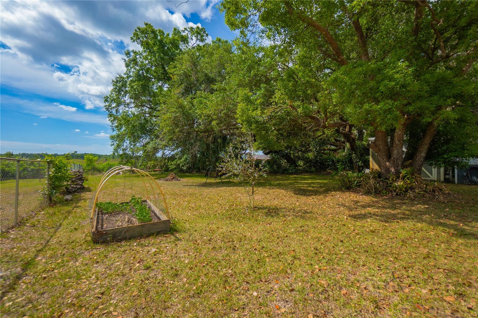 HICKORY HILL RETREATS UNIT 05 - Residential