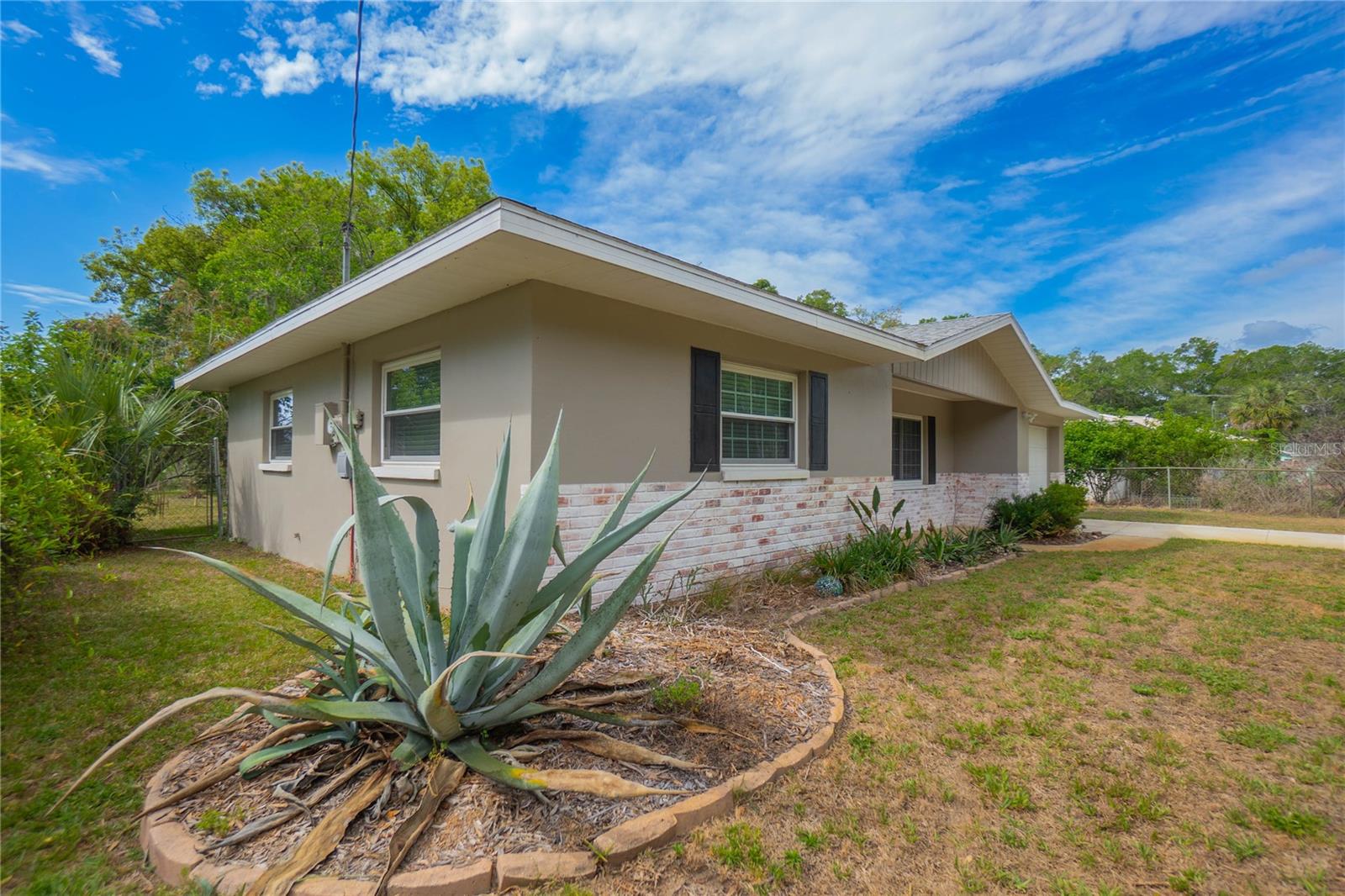 HICKORY HILL RETREATS UNIT 05 - Residential