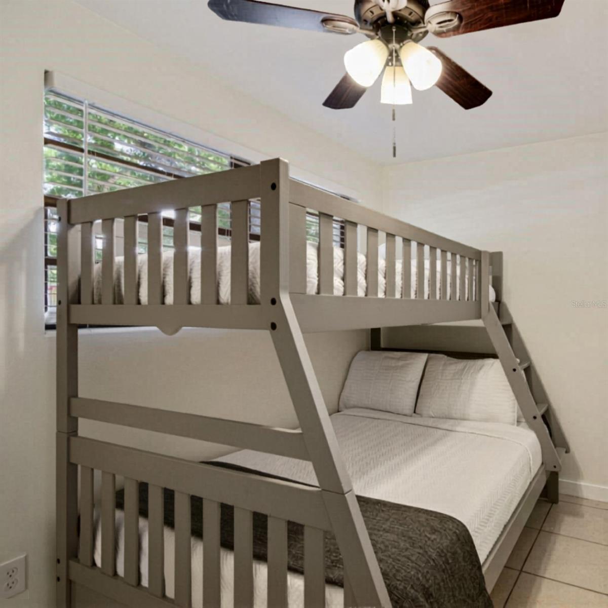 PINERIDGE UNIT NO 4 - Residential