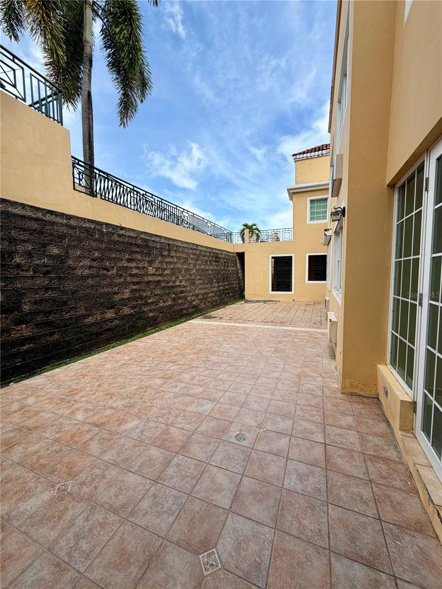 COSTA DORADA - Residential