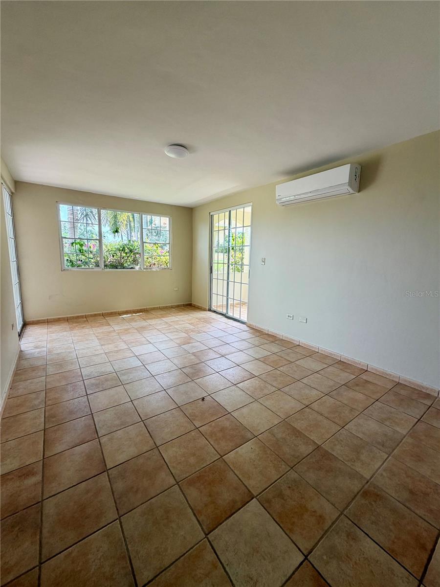 COSTA DORADA - Residential