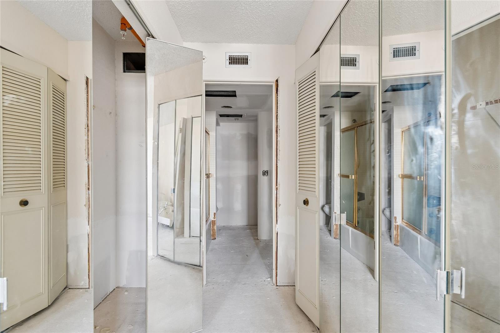STARBOARD TOWER - Residential