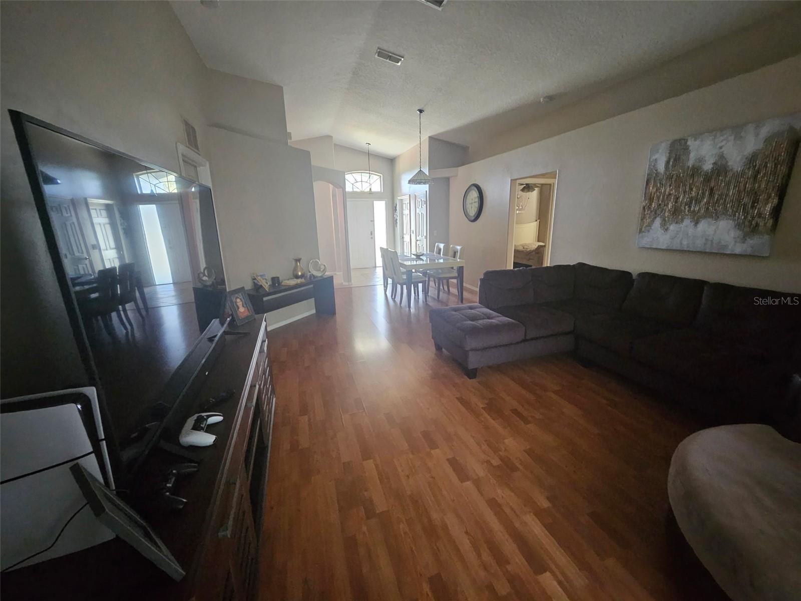 HICKORY COVE - Residential