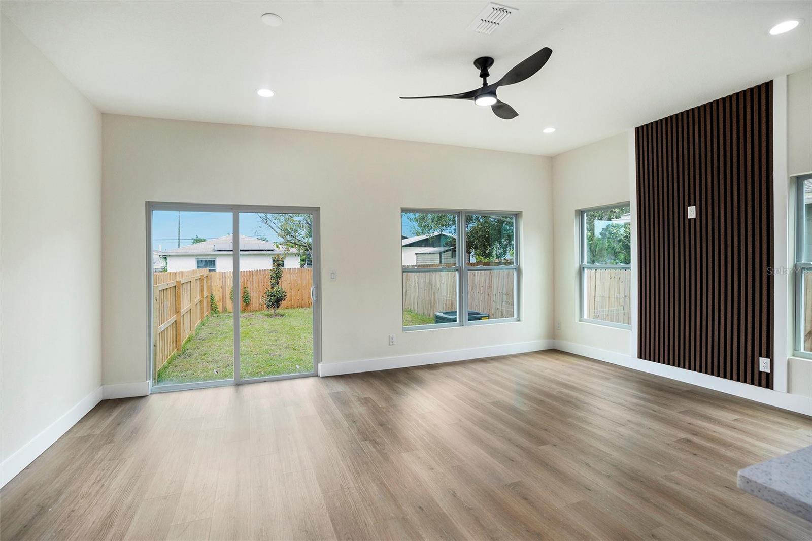 GRANT PARK - Residential Income