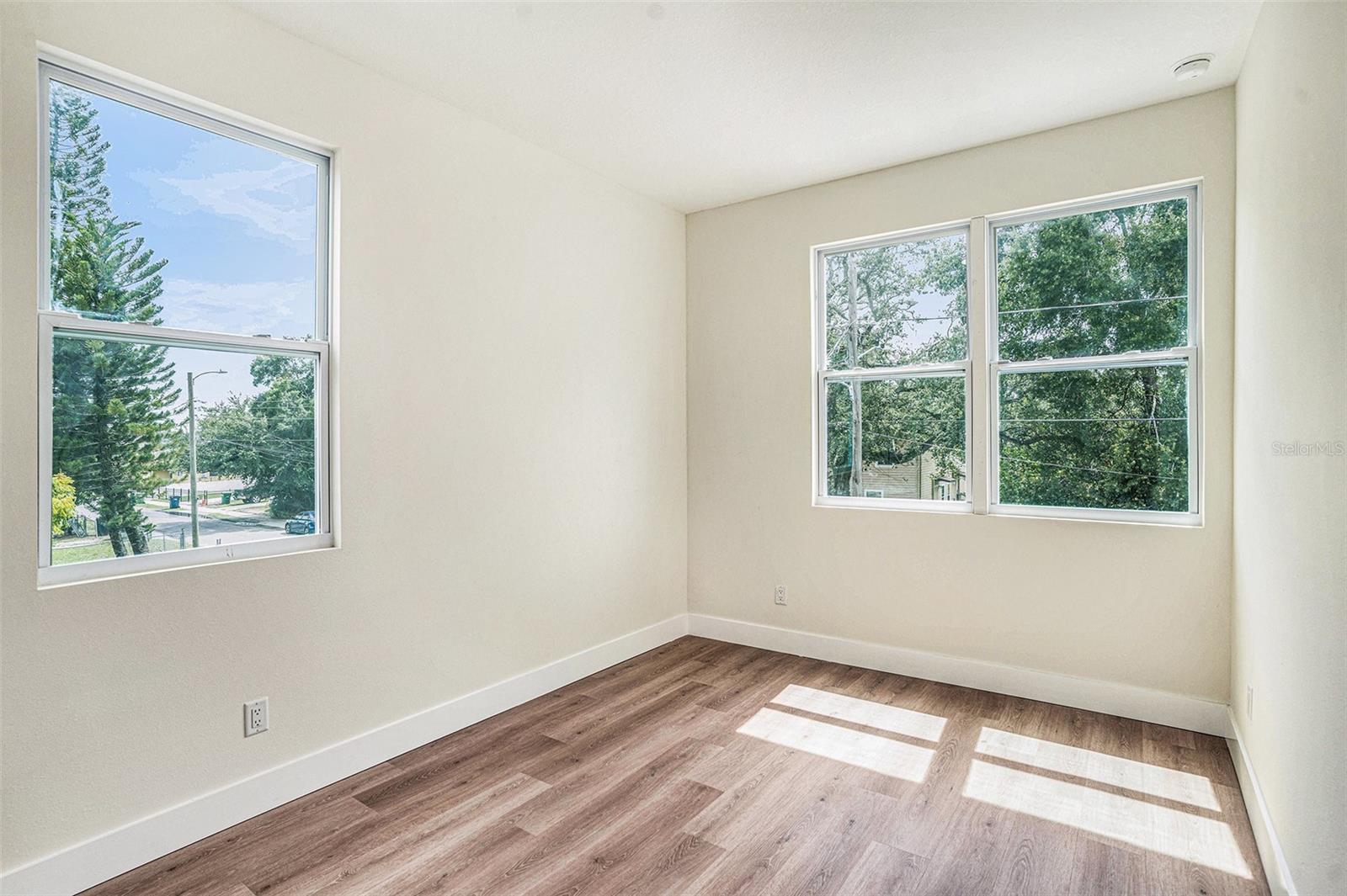 GRANT PARK - Residential Income