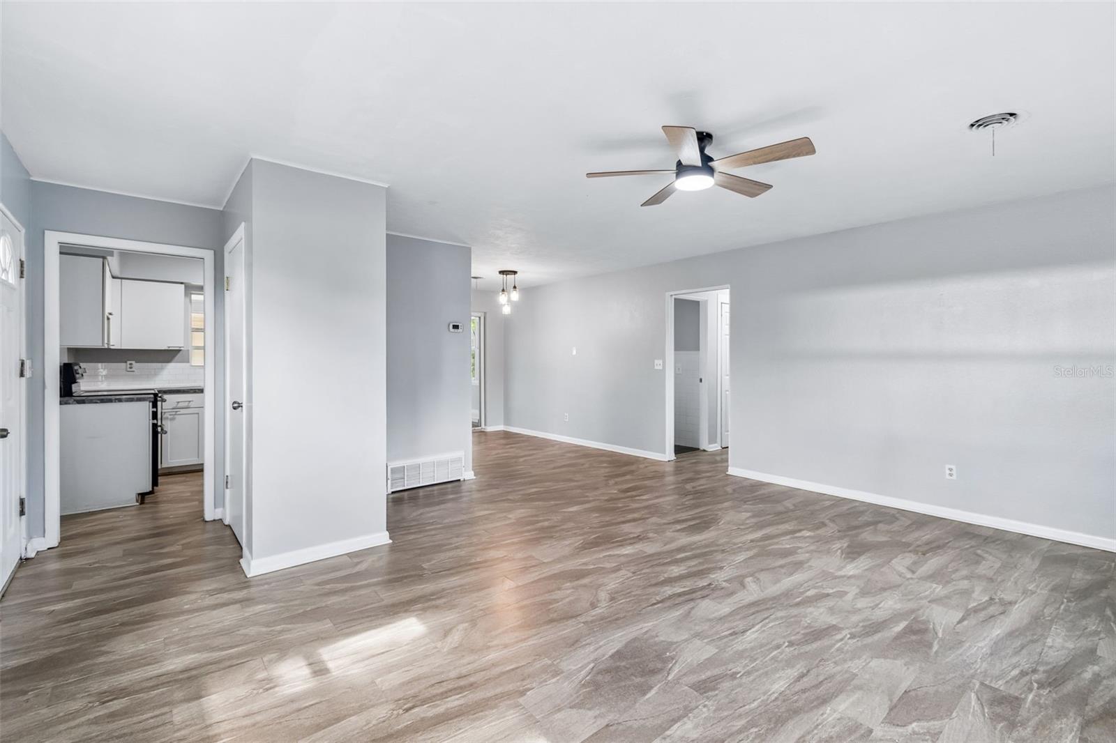 COUNTRY CLUB HEIGHTS - Residential