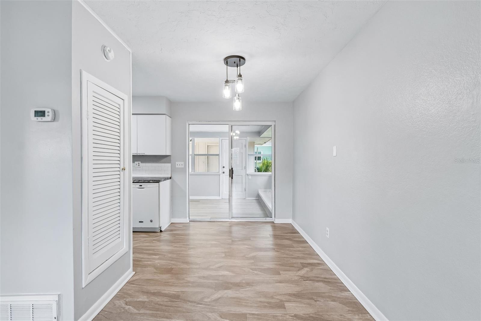 COUNTRY CLUB HEIGHTS - Residential