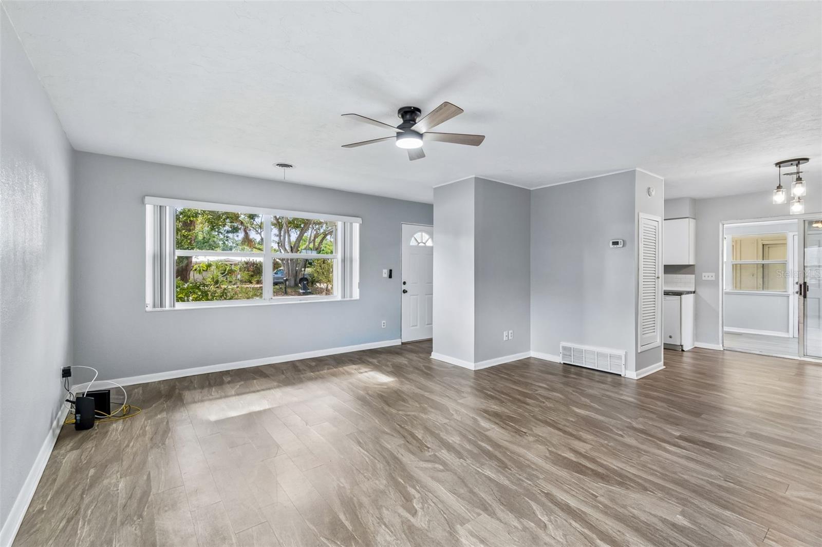 COUNTRY CLUB HEIGHTS - Residential