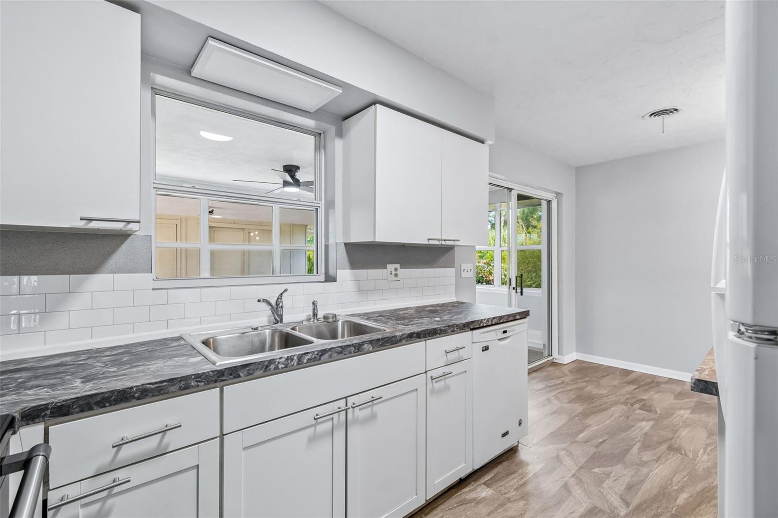 COUNTRY CLUB HEIGHTS - Residential