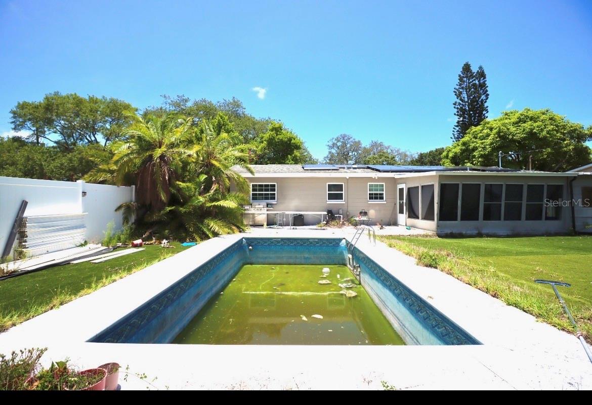 DREW MANOR - Residential