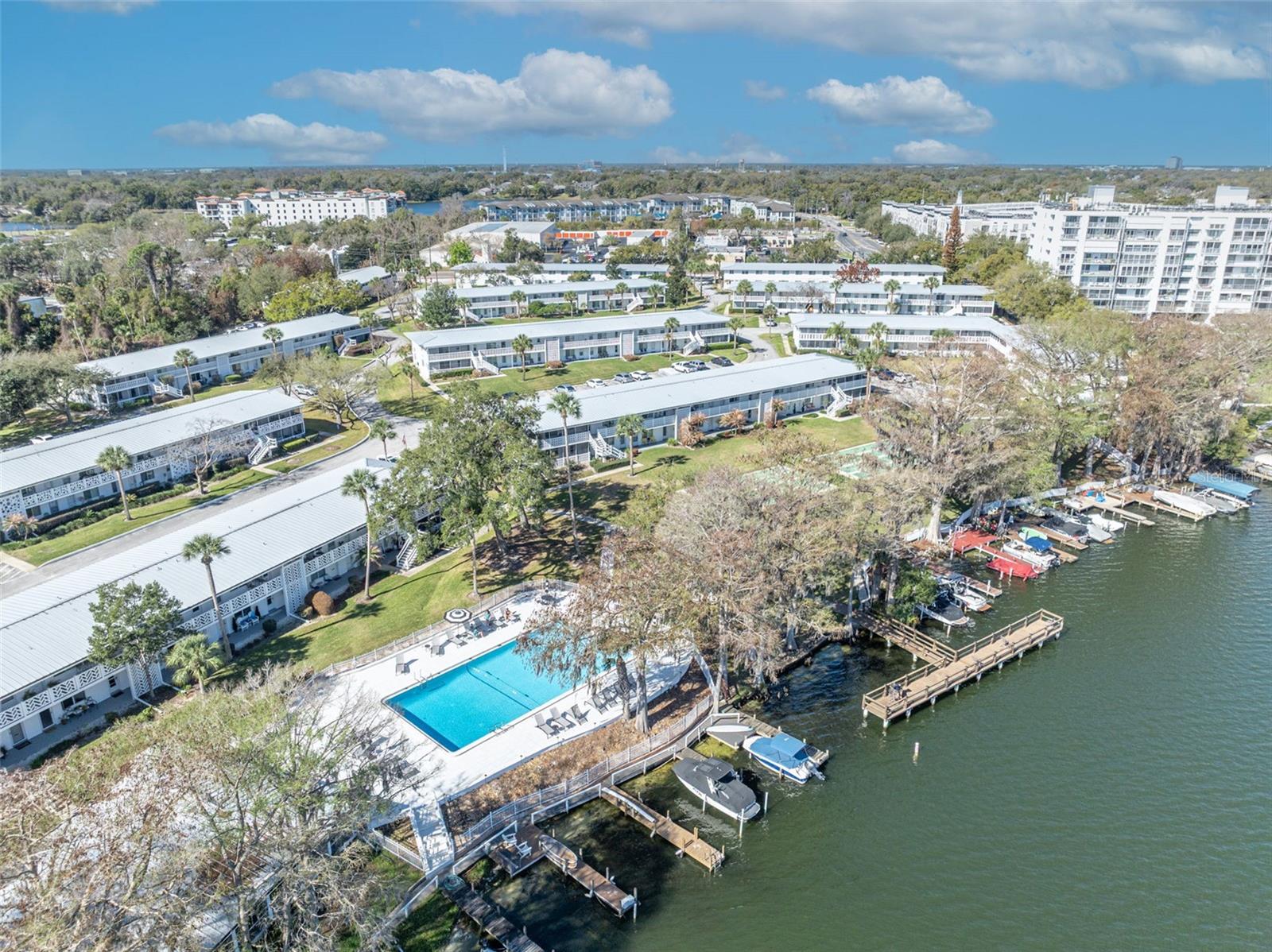 LAKE MAITLAND TERRACE APTS - Residential