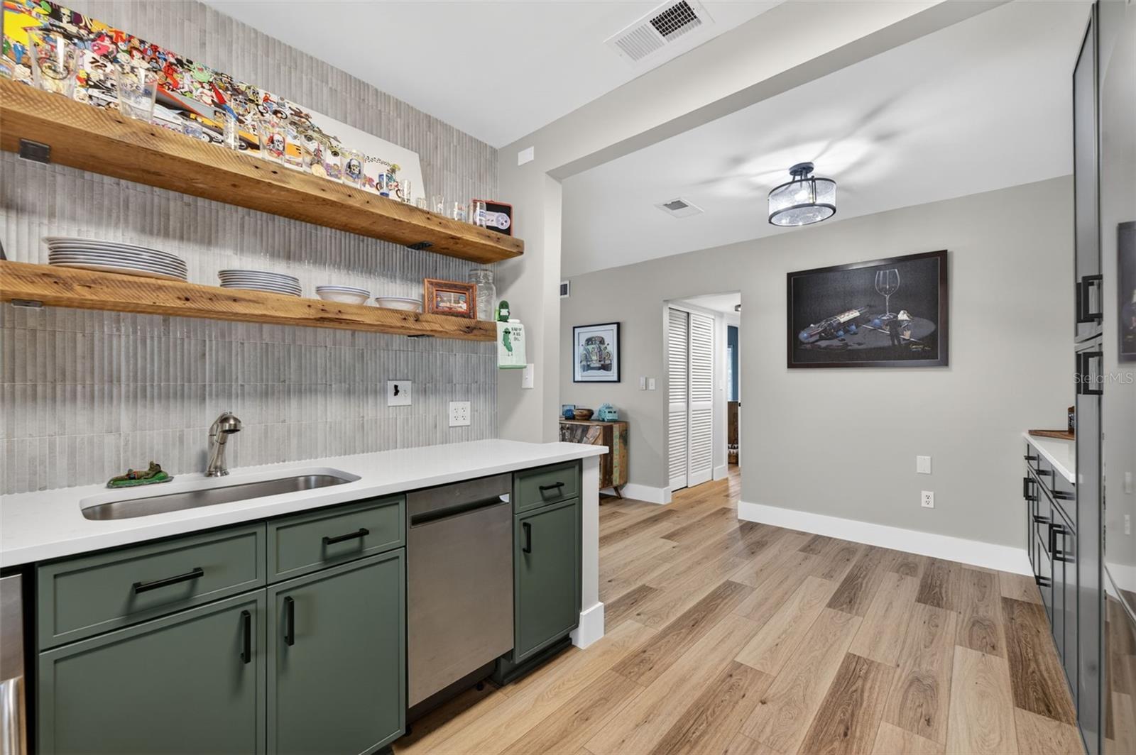 LAKE MAITLAND TERRACE APTS - Residential