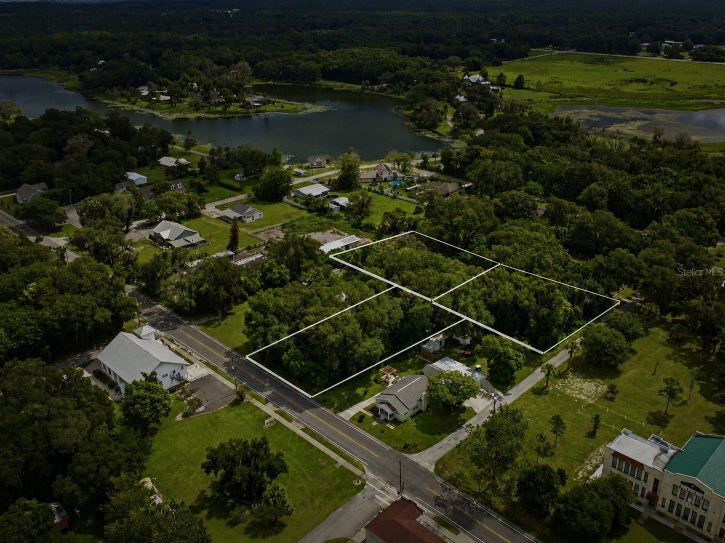 LAKE HELEN - Land